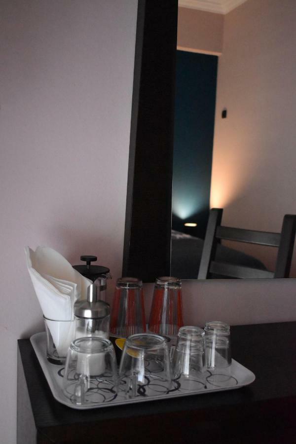 Katzen Room By The Metro Atene Esterno foto